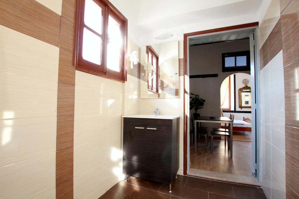Traditional Apartments Alexandra Meyísti Habitación foto